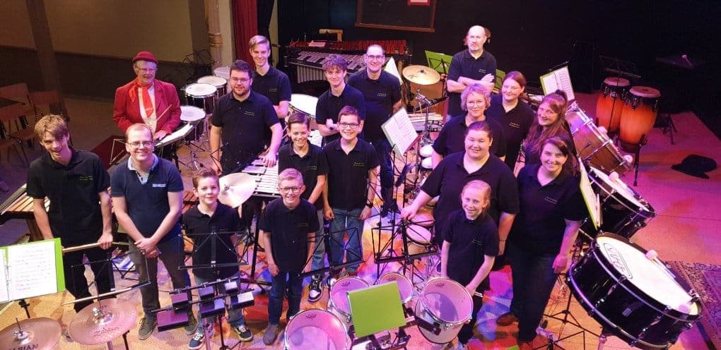 Rhythm Art percussiegroep tijdens een optreden