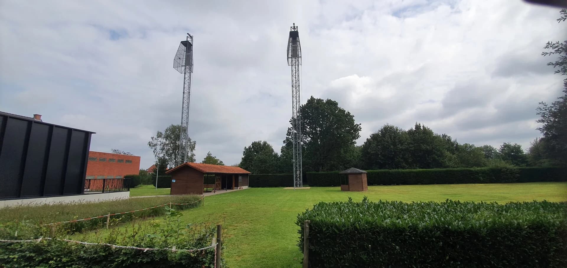 Schutters Gilde De Kunstvrienden bij het wipschieten